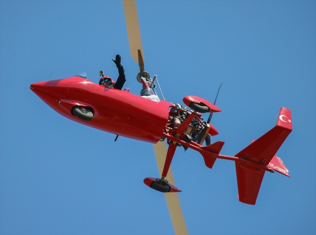 Hayallerinden vazgeçmedi, Kanada'da gyrocopter uçuş eğitmeni oldu