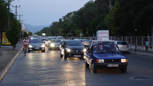 Dönüş yolundaki sürücülere "son 30-40 kilometre" uyarısı