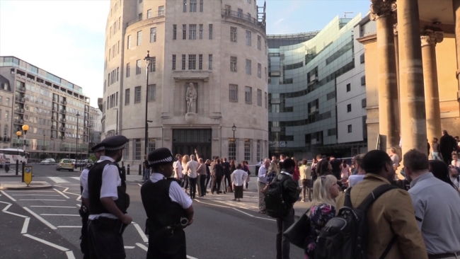 BBC binası önünde bombalı araç şüphesi