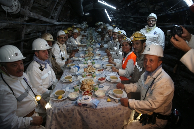 Enerji ve Tabi Kaynaklar Bakanı Fatih Dönmez maden ocağına indi