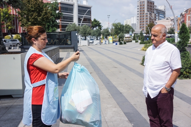 Ambalaj atıkları evlere ekmek olarak geri dönüyor