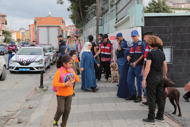 İstanbul'da okulların çevresinde "huzur" uygulaması