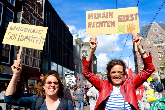 Hollanda'da Avrupa Birliği'nin göç politikaları protesto edildi