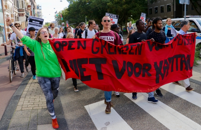 Hollanda'da Avrupa Birliği'nin göç politikaları protesto edildi