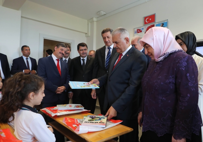 TBMM Başkanı Yıldırım: Değerlerinize yabancılaşırsanız öğrendiğiniz ilmin hiçbir faydası olmaz