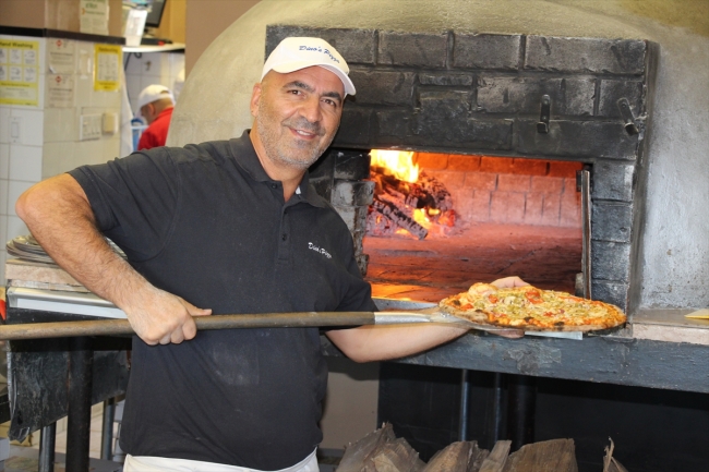 Ünlü pizzacıdan Toronto’daki evsizlere pizza