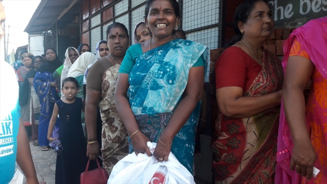 Türkiye Diyanet Vakfından Hindistan'da 2 bin 500 aileye yardım
