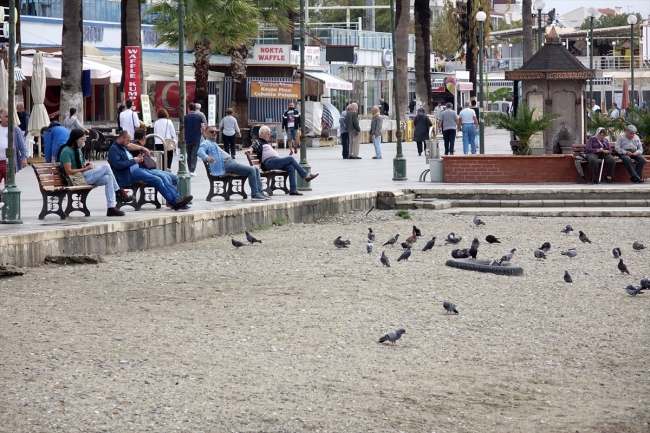 Tropik fırtına etkili olmayınca sahiller doldu taştı