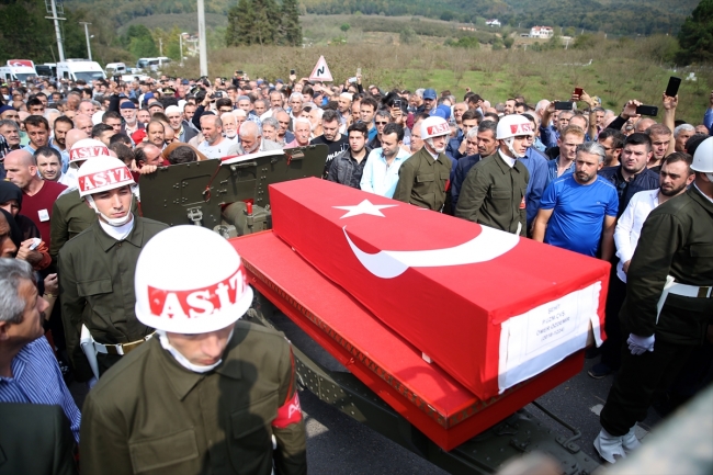 Şehit Ömer Özdemir son yolculuğuna uğurlandı