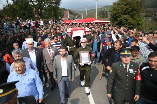 Şehit Ömer Özdemir son yolculuğuna uğurlandı