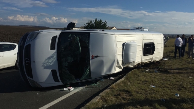 Tekirdağ’da öğrenci servisi devrildi: 19 yaralı