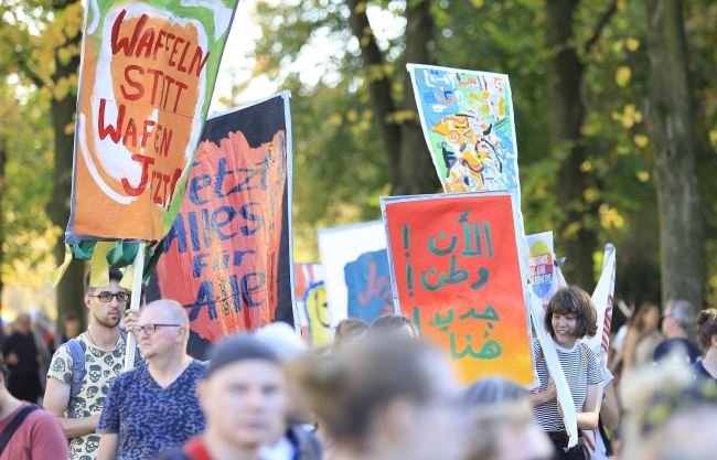 Almanya’da ırkçılık protesto edildi