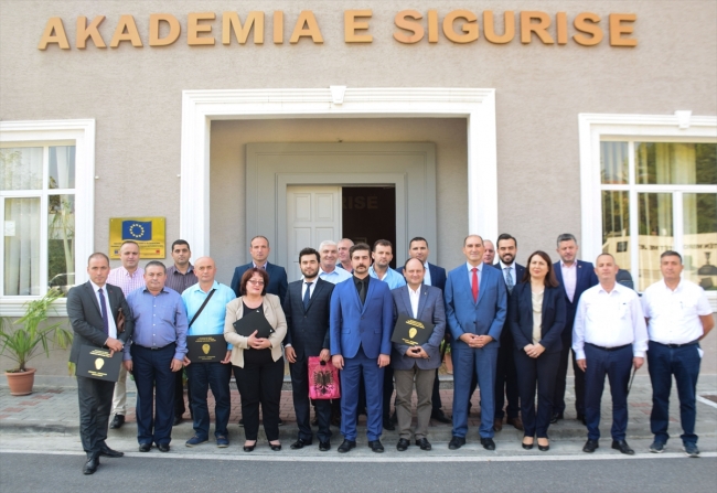 Türk polisinden Arnavutluk polisine eğitim