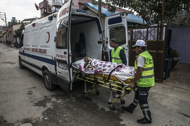 Reyhanlı'da "şefkat timi" görev başında