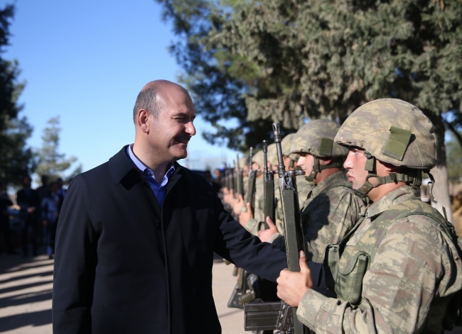 İçişleri Bakanı Süleyman Soylu Suriye sınırında