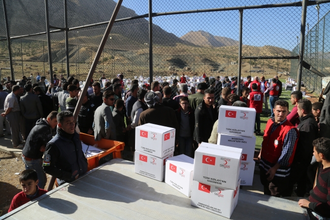 Türk Kızılayı'ndan Erbil'deki selzedelere insani yardım