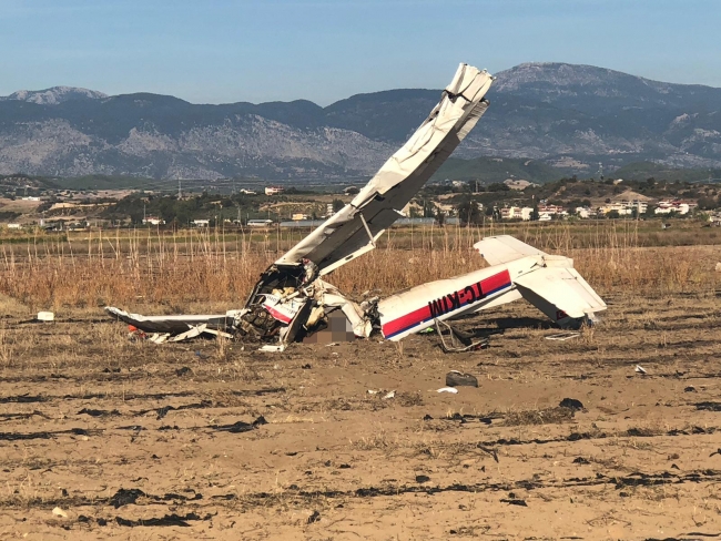 Antalya Manavgat'ta eğitim uçağı düştü
