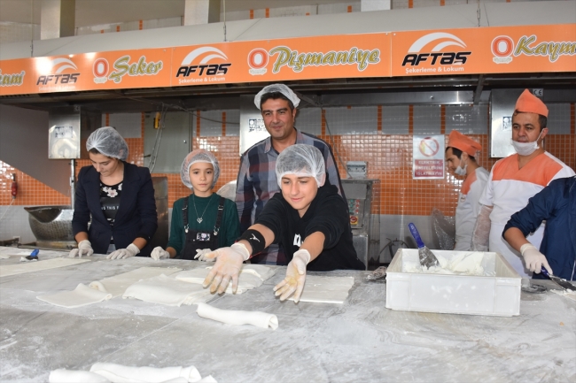 Rumen öğrenciler "Afyon lokumu" yaptı