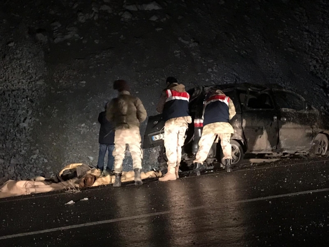 Van'da düzensiz göçmenleri taşıyan minibüs şarampole yuvarlandı: 5 ölü, 16 yaralı