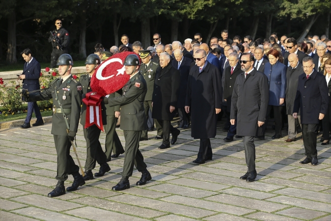 Devlet erkanından Anıtkabir'e ziyaret