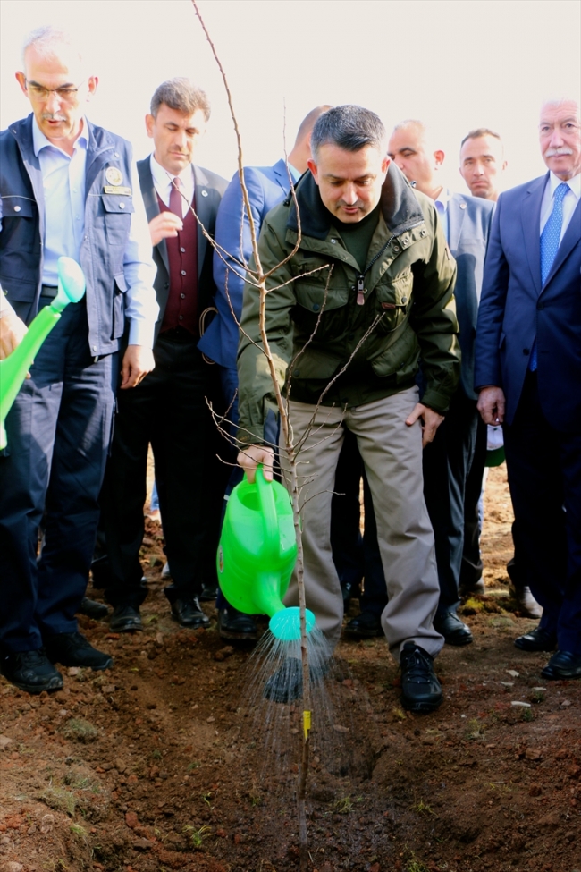 Tarım ve Orman Bakanı Bekir Pakdemirli Eskişehir'de biyoyakıt tesisini ziyaret etti