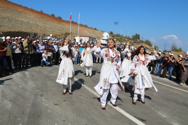 Kıbrıs'ta Derinya ve Aplıç sınır kapıları açıldı