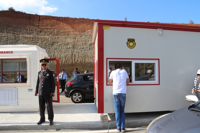 Kıbrıs'ta Derinya ve Aplıç sınır kapıları açıldı