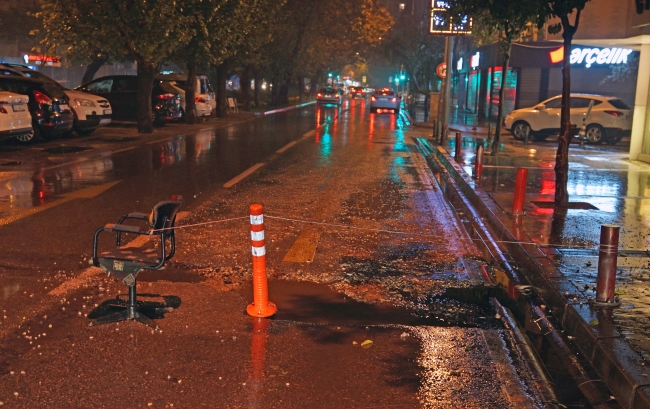 İzmir'in ortasında trafiğe "sandalyeli" koruma