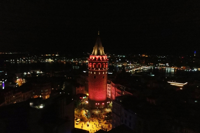 Galata Kulesi kadına şiddetin sembol rengi turuncuya büründü