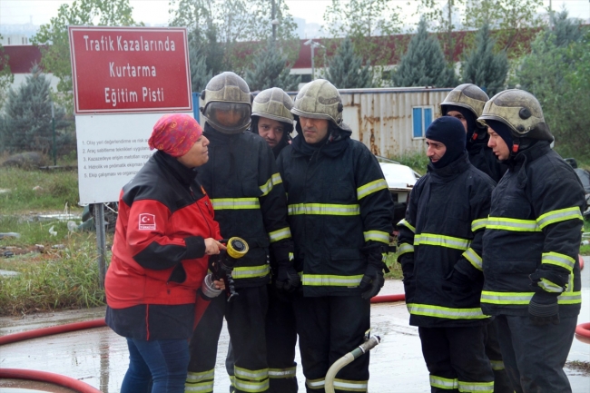 Venezuelalı itfaiyecilere Kocaeli'de eğitim