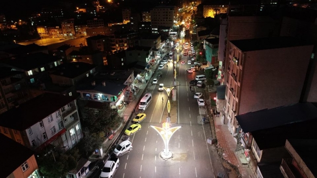 Hakkari Şemdinli'ye modern aydınlatma sistemi kuruldu