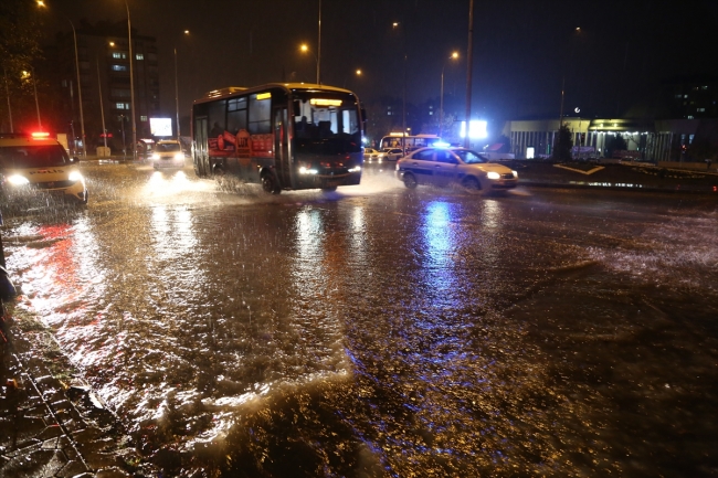 Gaziantep ve Kahramanmaraş'ta sağanak etkili oldu