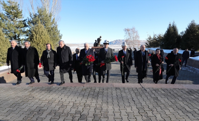 TBMM Başkanı Yıldırım'dan Aytmatov'un kabrine ziyaret