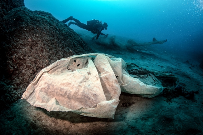 Su altında 'plastikten vazgeç' çağrısı yaptılar