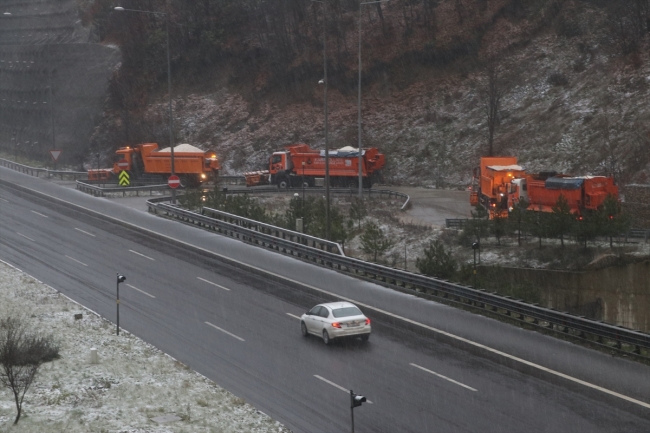 Bolu Dağı'nda kar yağışı başladı