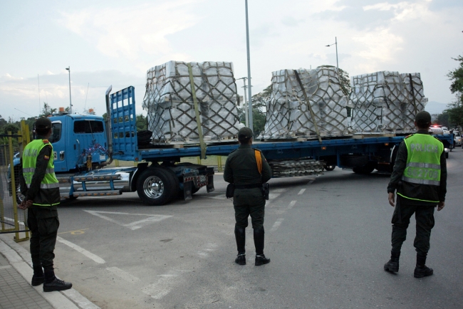 ABD'nin "yardım uçakları" Venezuela sınırında