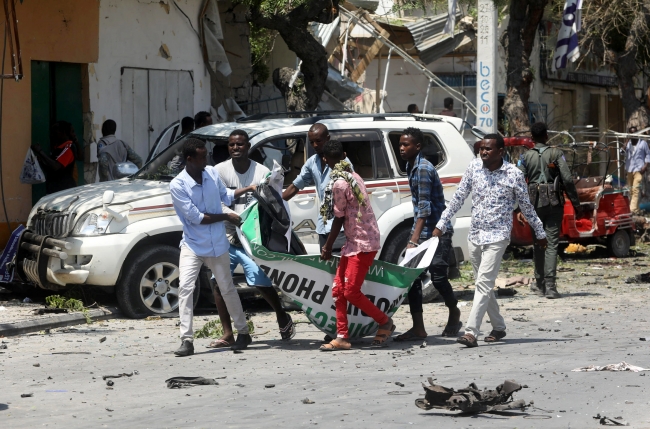 Somali'de bomba yüklü araçla saldırı: 11 ölü