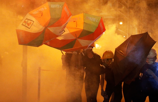 Hong Kong'daki protestolarda 13 kişi gözaltına alındı