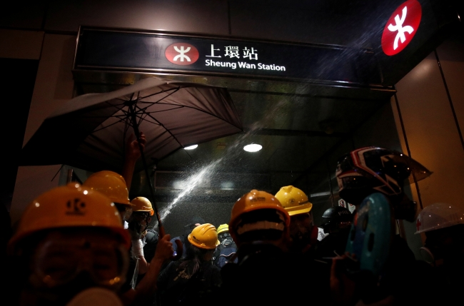 Hong Kong'daki protestolarda 13 kişi gözaltına alındı