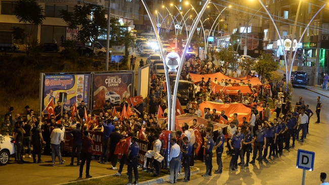 Mardin'de teröre tepki ve Diyarbakır annelerine destek yürüyüşü