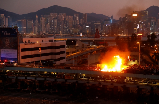 Çin'in Hong Kong Özel İdari Bölgesi'nde haziran ayından bu yana süren kitlesel protestolar devam ediyor. Fotoğraf: Reuters