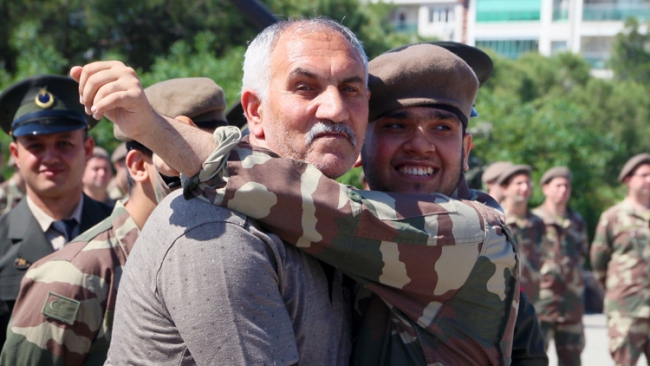 Engelli gençler bir günlüğüne asker oldu