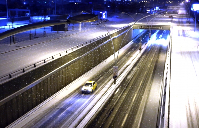 Ankara'da gece boyunca kar yağışı etkili oldu