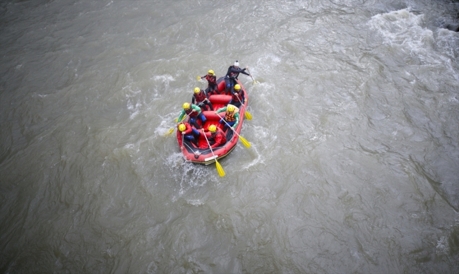 Düzce Melen Çayı'nda rafting sezonu açıldı