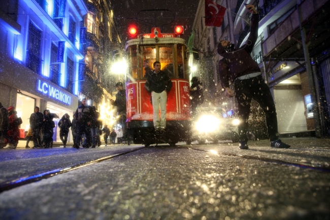 İstanbul'da kar yağışı sürecek