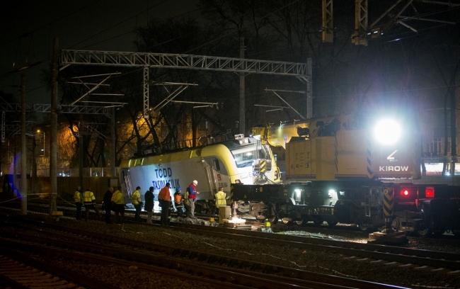 Ankara'da raydan çıkan akaryakıt yüklü tren olay yerinden kaldırıldı