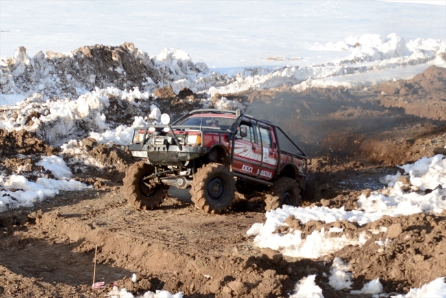 Erzurum'da Off-Road heyecanı sürüyor