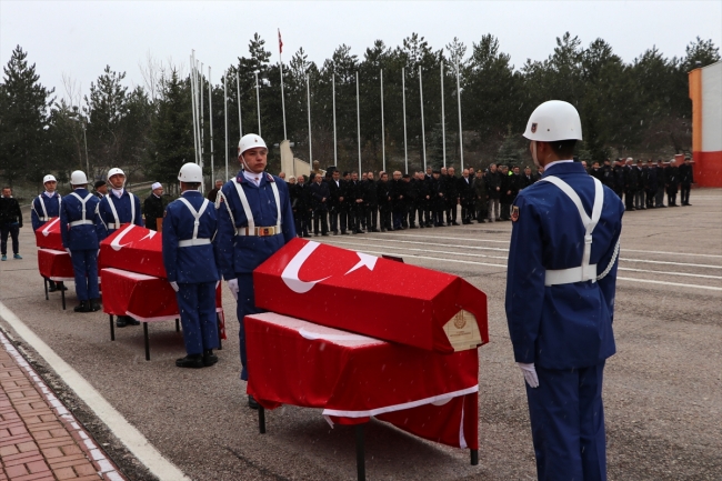 Kazada yaşamını yitiren komandolar için tören düzenlendi