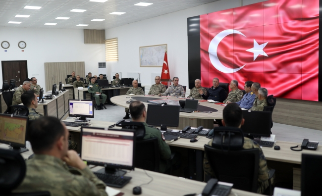 Bakan Akar, İleri Müşterek Harekat Merkezi’ni açtı