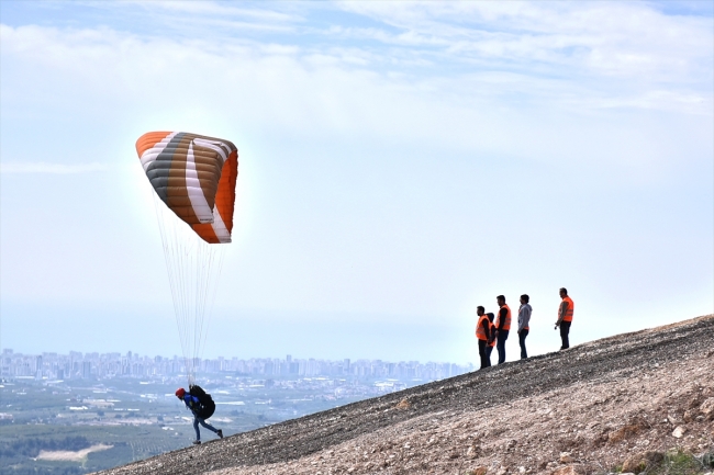 Uçuş tutkunlarının yeni gözdesi: Gelincik Tepesi